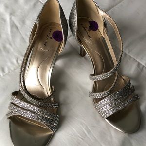 Bandolino silvery sparkle shoes